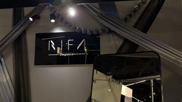 لوحة نيفا إيليجانس في معرض اكسبو لمتنا بالظهران