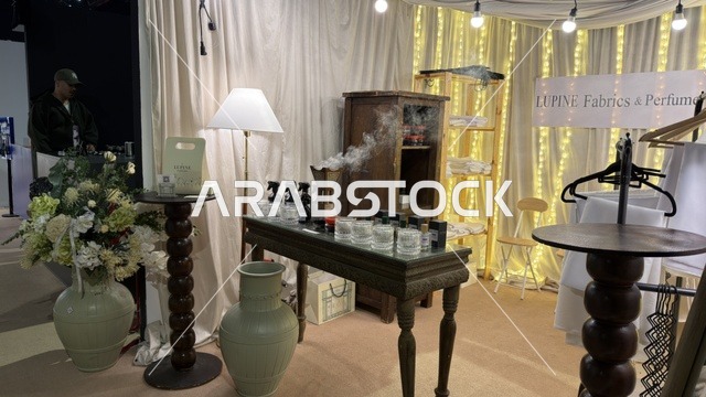 جناح العطور والأقمشة في معرض لمتنا بالظهران