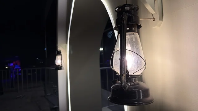 فانوس تقليدي في فعالية لمتنا بمعرض الظهران