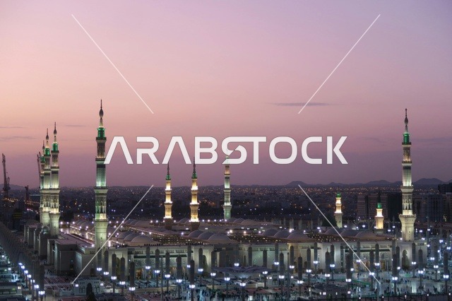 المسجد النبوي في المدينة المنورة وقت الغروب