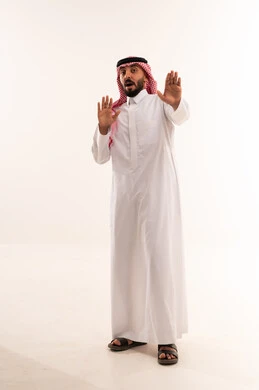 Saudi Man Traditional Dress Shocked Expression