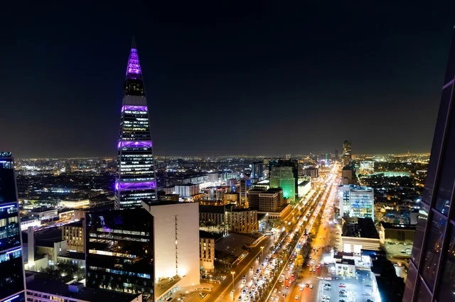 Al Faisaliyah Tower Riyadh Night Skyline and Traffic