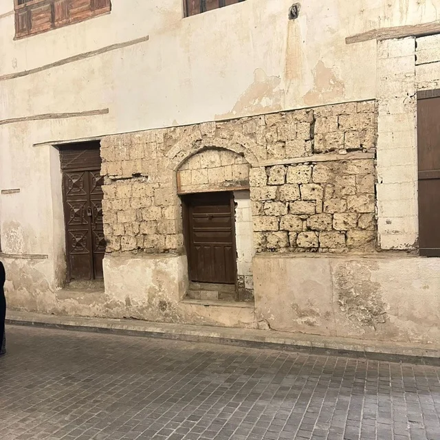 مبنى تراثي قديم في منطقة جدة التاريخية البلد