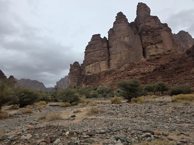 جبال تبوك التكوينات الصخرية الرملية في السعودية