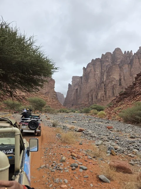 سيارات الدفع الرباعي في جبال تبوك السعودية