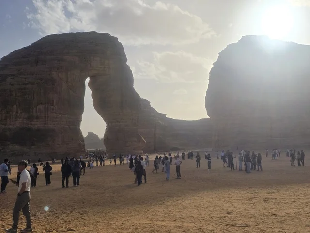 جبل الفيل العلا السعودية في المناظر الطبيعية الصحراوية جبل الفيل العلا السعودية في المناظر الطبيعية الصحراوية