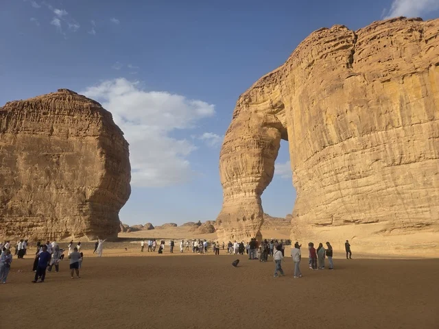 صخرة الفيل في منطقة العلا بالمملكة العربية السعودية