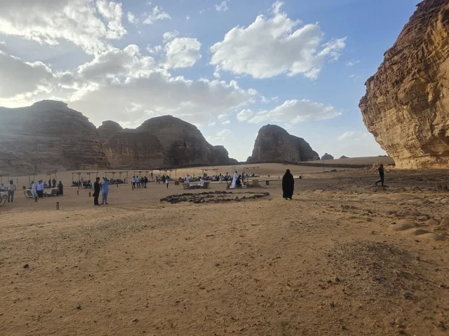 صحراء العلا في السعودية مع التشكيلات الصخرية