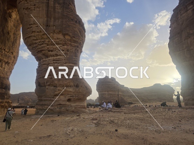 صخرة الفيل العلا السعودية تضاريس صحراوية طبيعية