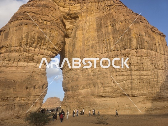 صخرة الفيل العلا السعودية السياحة الجبلية