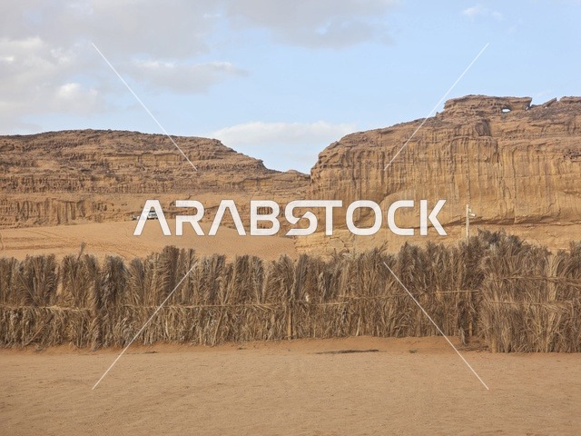 مناظر صحراء العلا وجبالها الرملية في السعودية