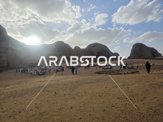 جبال العلا السعودية في الوادي الصحراوي السياحي