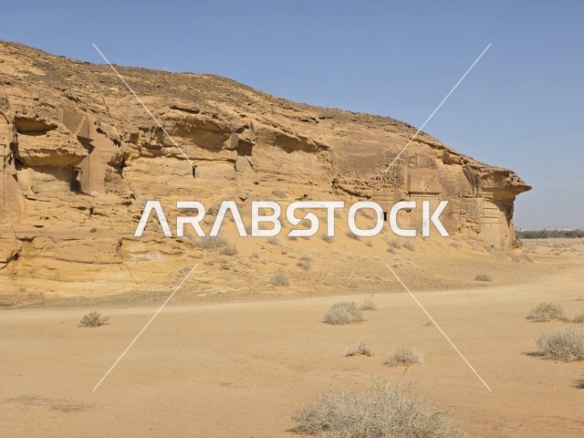 المقابر النبطية القديمة في جبال العلا بالسعودية