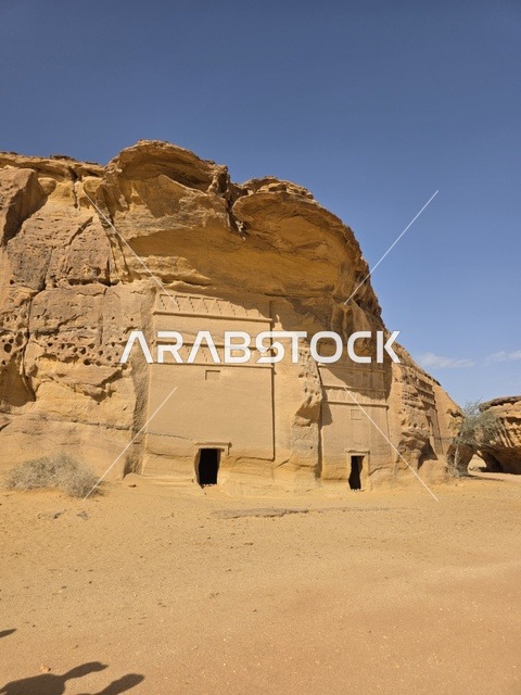 مقابر الحجر النبطية المنحوتة في العلا السعودية