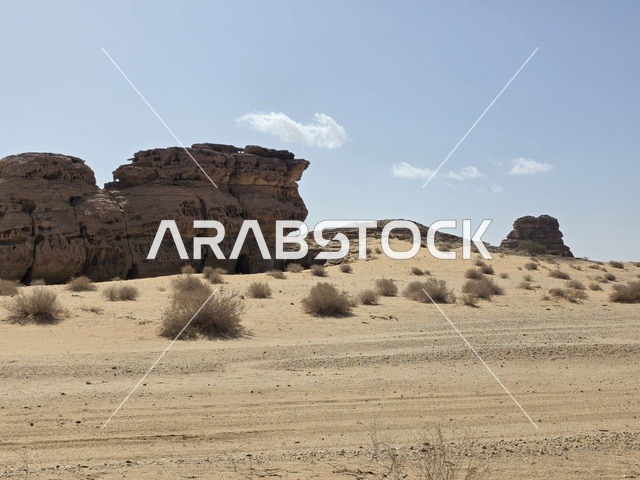 تضاريس العلا الصحراوية والتكوينات الصخرية الرملية