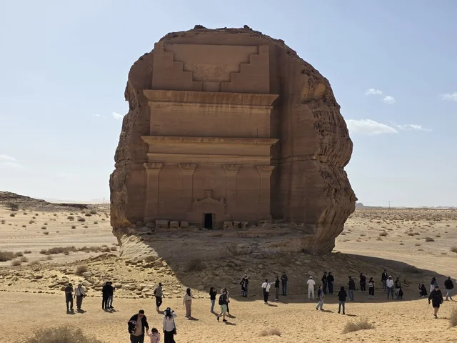 قصر الفريد العلا مقبرة نبطية قديمة في مدائن صالح