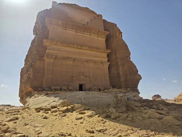 قبر قصر الفريد مدائن صالح العلا التراث السعودي