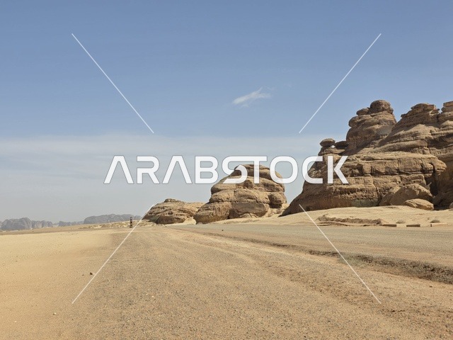 تكوينات صخرية في صحراء العلا بالمملكة العربية السعودية