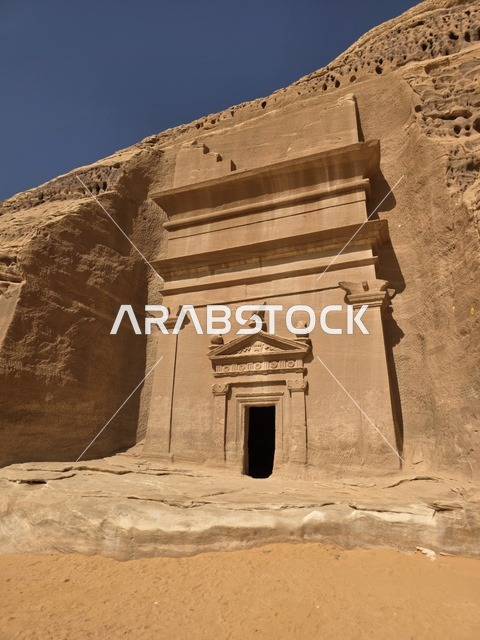 مقبرة نبطية قديمة في الحجر بالعلا السعودية