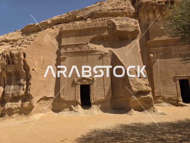 مقابر الحجر النبطية القديمة في العلا السعودية