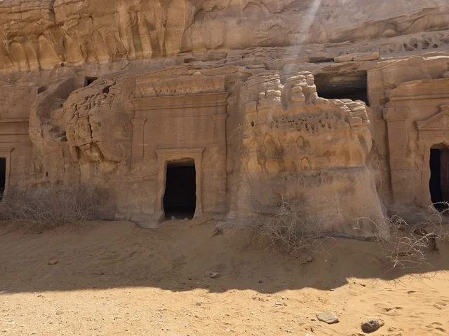 مقابر الأنباط المنحوتة في العلا المملكة العربية السعودية