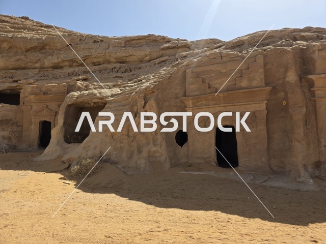 مقابر الأنباط القديمة في الحجر بالعلا السعودية