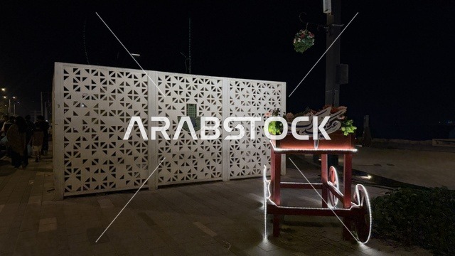 زينة عيد مبارك في كورنيش الدمام ليلاً