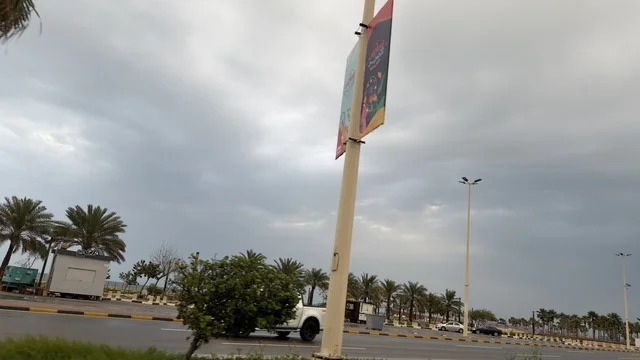 لوحات احتفالات العيد في شوارع الدمام بالشرقية