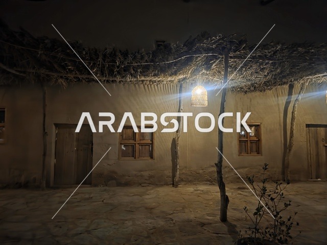 مبنى طيني تقليدي في سوق العلا القديم بالمملكة العربية السعودية