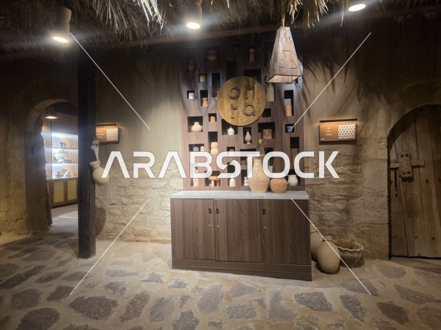 عرض الفخار التقليدي في سوق العلا القديمة