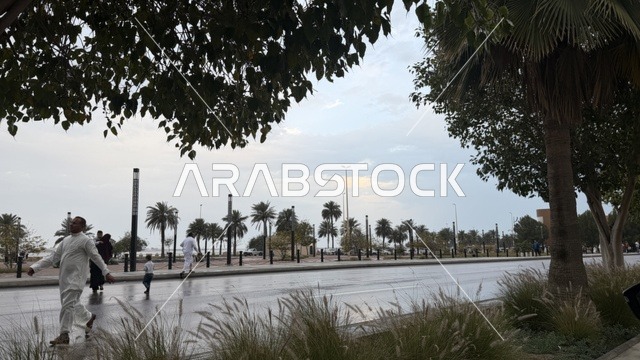 زوار كورنيش الدمام خلال عطلة العيد