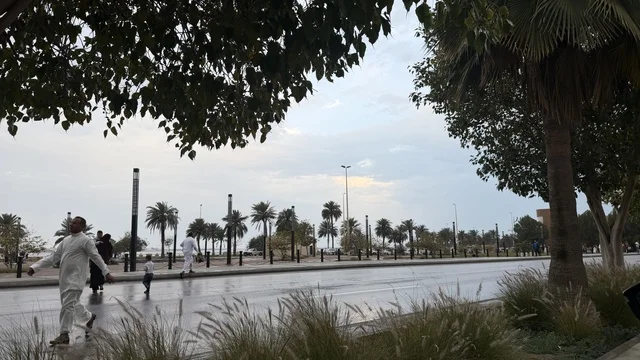 زوار كورنيش الدمام خلال عطلة العيد