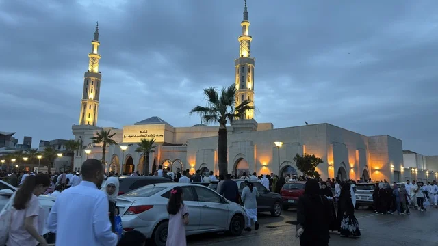 احتفالات العيد في مسجد الدمام بالمنطقة الشرقية
