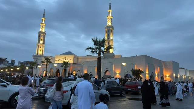 احتفالات العيد في مسجد الدمام بالمنطقة الشرقية
