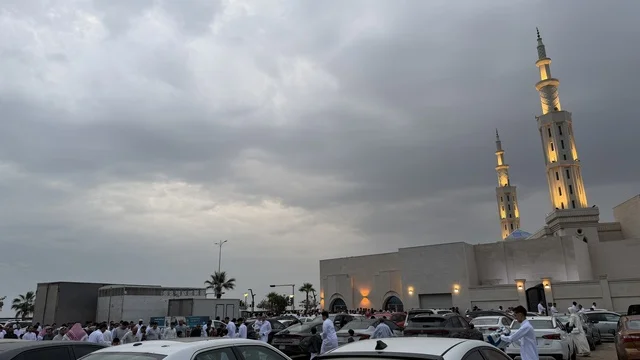 مسجد في مدينة الدمام السعودية خلال احتفالات العيد