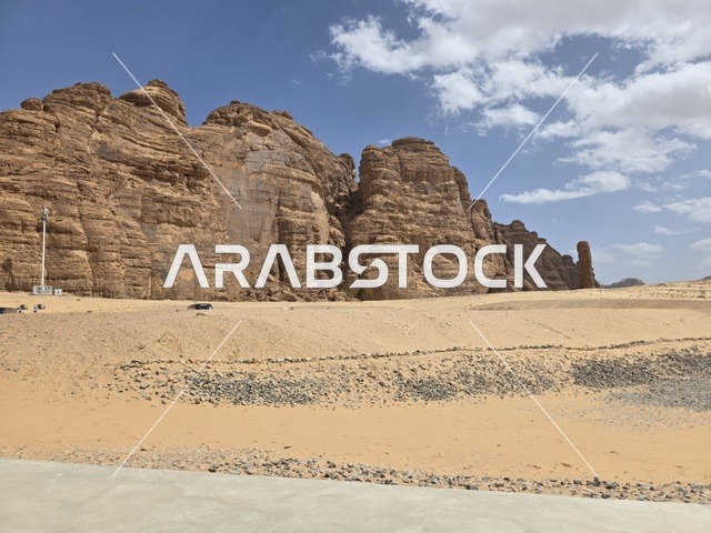 جبال الحجر الرملي في صحراء العلا بالمملكة العربية السعودية
