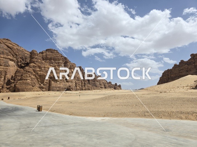 جبال العلا وتضاريس صحراوية في السعودية