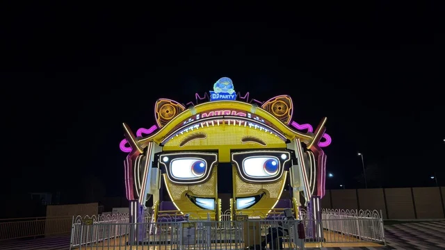 لعبة ملاهي في ليالي الخبر بنانا بيتش