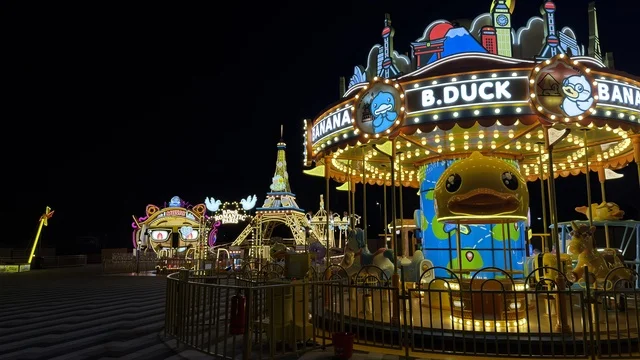 دوار خيول بي داك في بنانا بيتش ليالي الخبر