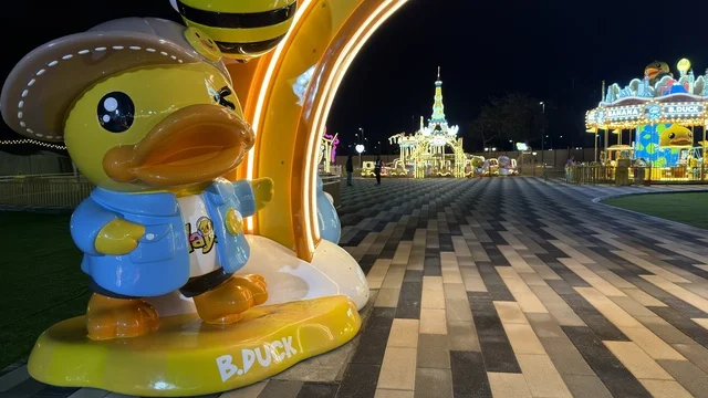 تمثال بي داك في مهرجان ليالي الخبر بنانا بيتش