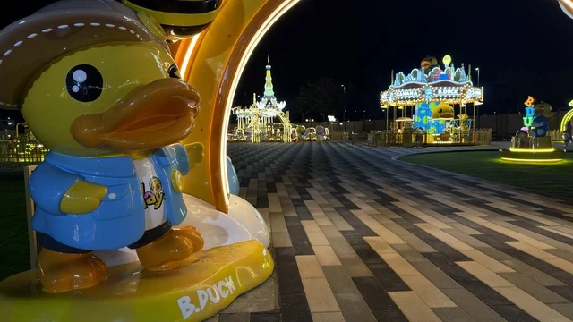 تمثال بي دوك في ليالي الخبر بنانا بيتش