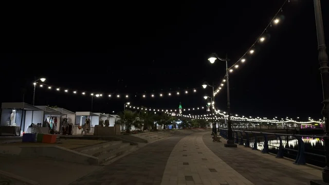 فعالية ألوان الجبيل بالواجهة البحرية ليلاً