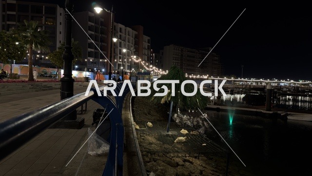 واجهة الجبيل البحرية ليلاً خلال فعالية ألوان الجبيل