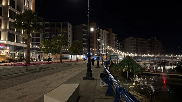 فعالية ألوان الجبيل على الواجهة البحرية ليلاً