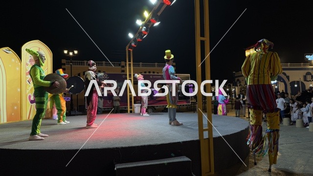 عرض مسرحي ليلي في القرية العالمية بدبي