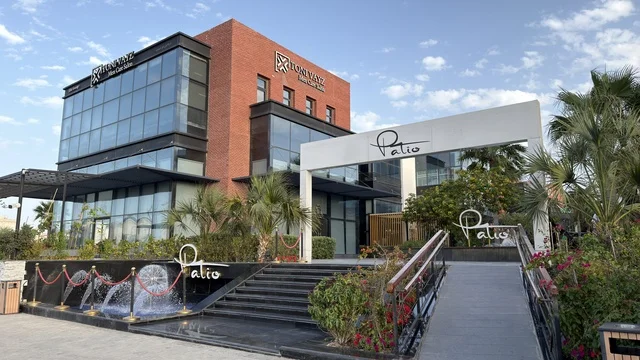 التصميم المعماري الحديث لمبنى ذا باتيو من الخارج