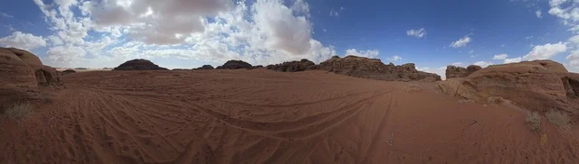 بانوراما الصحراء والجبال في تبوك السعودية