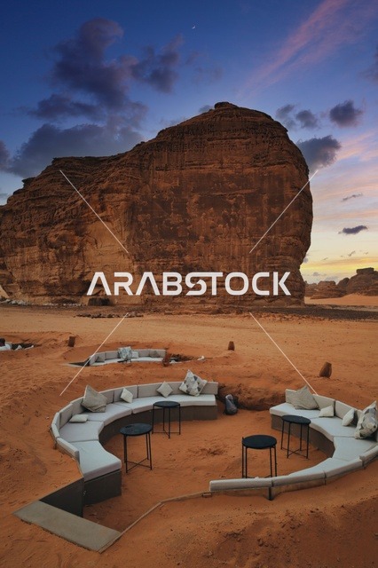 جبل الفيل العلا جلسات صحراوية وقت الغروب