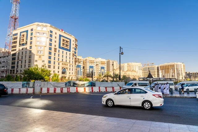 فندق ميلينيوم طيبة ومشهد الشارع في المدينة المنورة