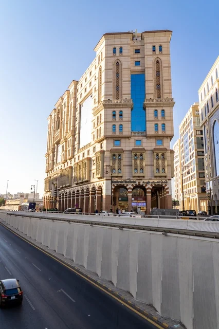 مبنى فندق بولمان زمزم المدينة المنورة السعودية
